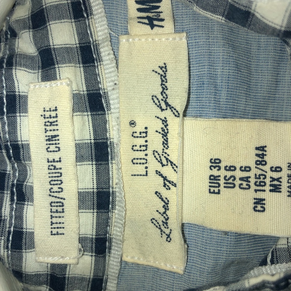 H&M fitted button down - Picture 3 of 3